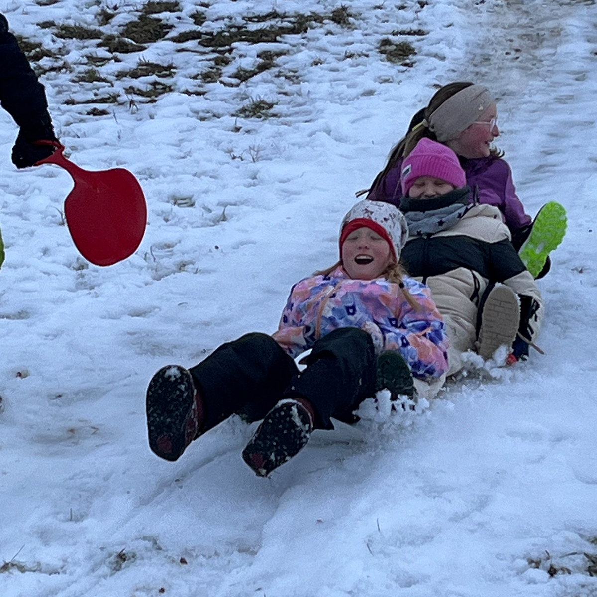 Winterspaß im Schnee Winterspaß an der Verbundschule