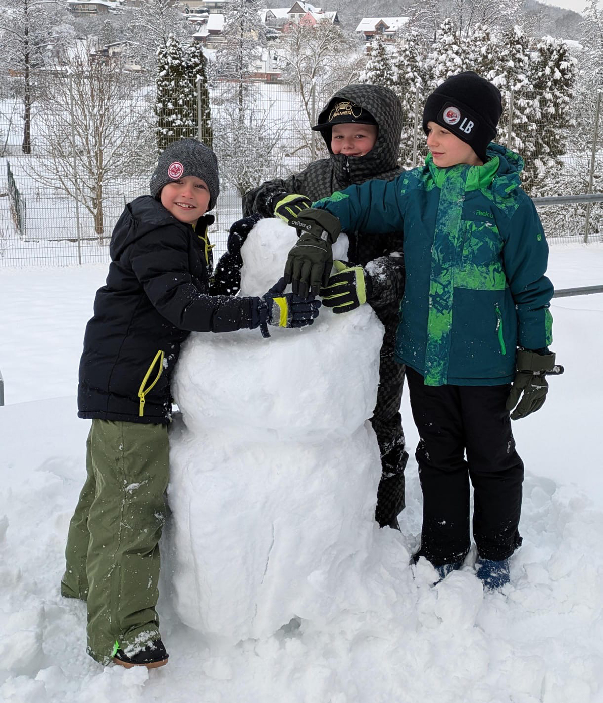 Winterspaß im Schnee Winterspaß an der Verbundschule