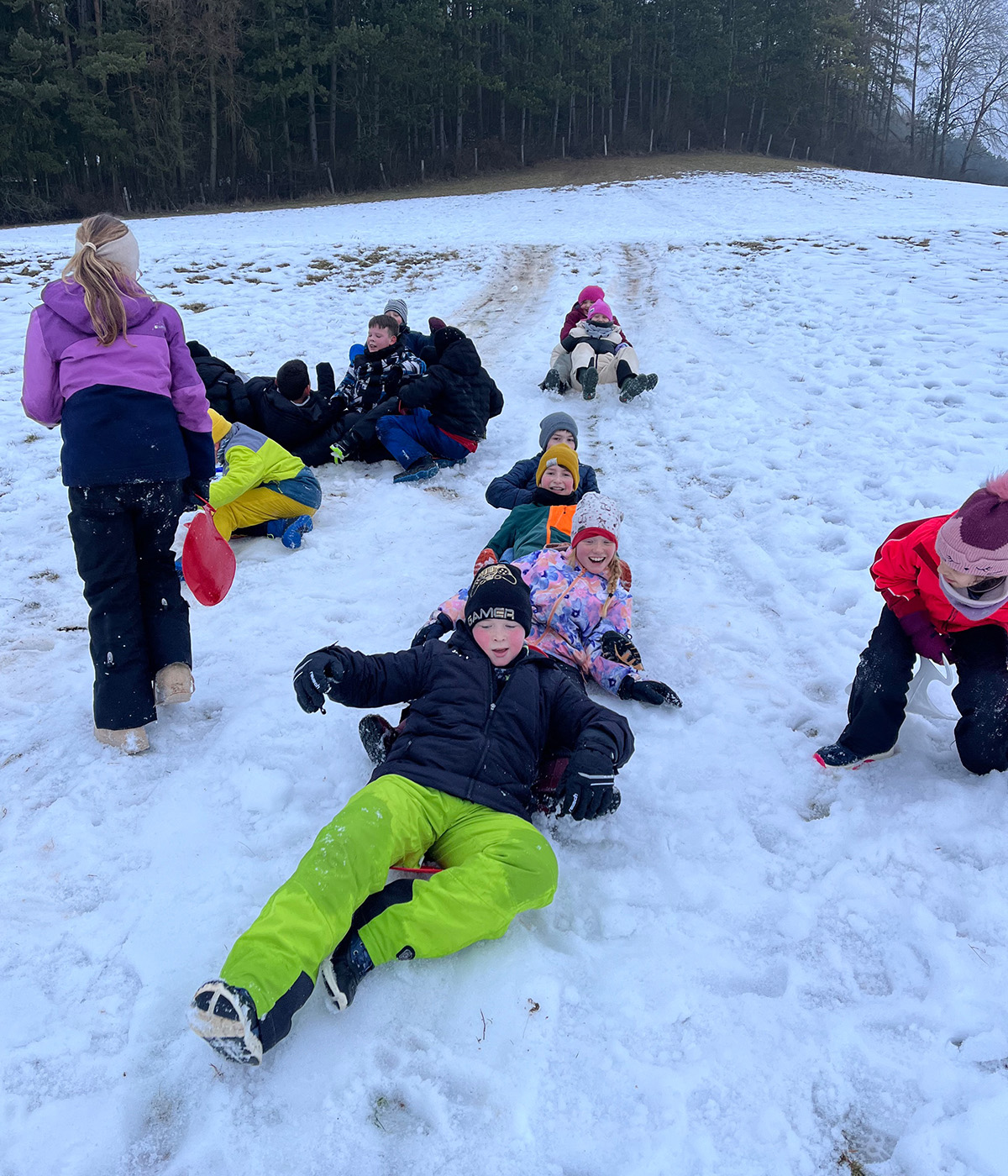 Winterspaß im Schnee Winterspaß an der Verbundschule